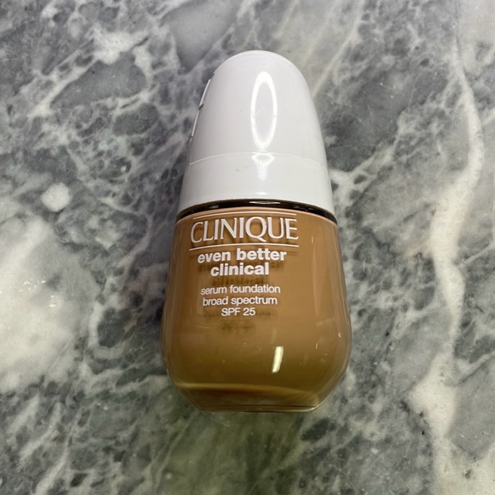 Clinique Even Better Serum Liquid‎ Foundation Full Coverage Honey